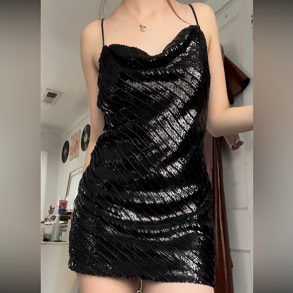 🖤SEQUIN BEADED BLACK MINI DRESS🖤